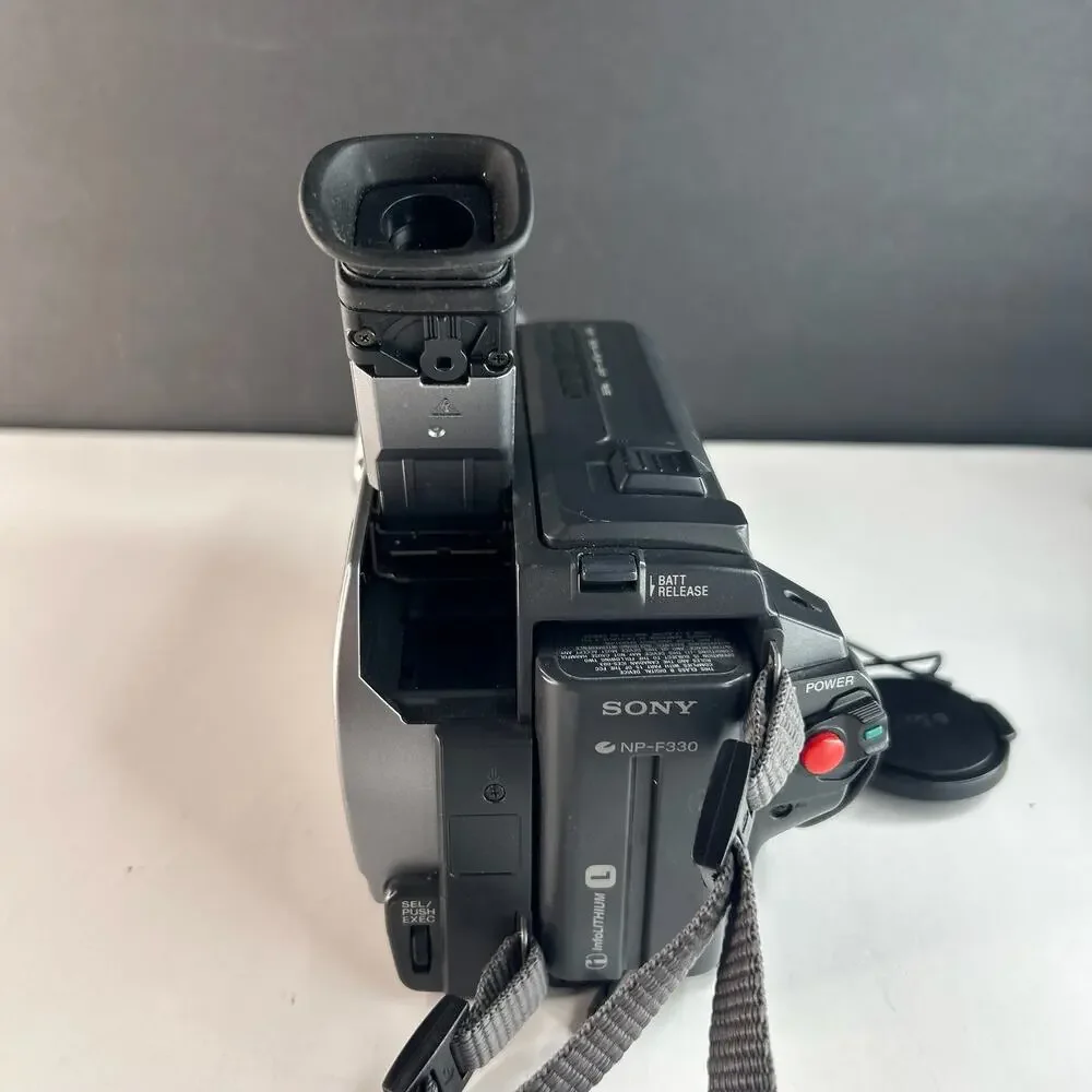 Sony Handycam CCD-TR818 Hi8 Camcorder w/Nightshot + USB Tested New Tape